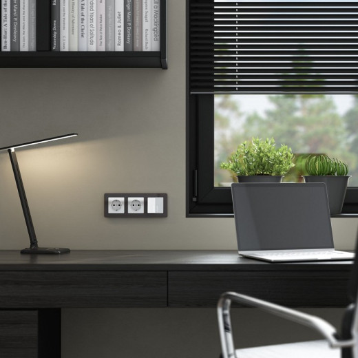 Розетка с заземлением и со шторками, без рамки Werkel белый акрил W1171141