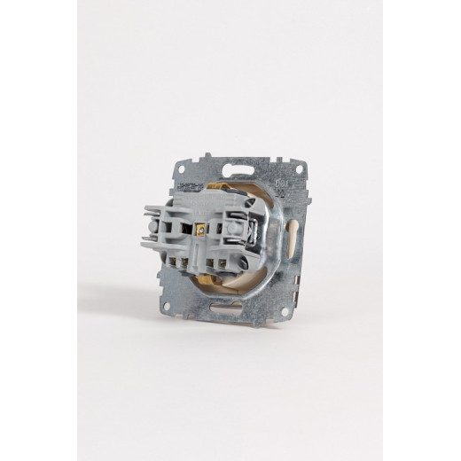 Розетка с заземлением и со шторкой, без рамки с крышкой Elbi Eleсtriс Zena Vega 609-010300-219