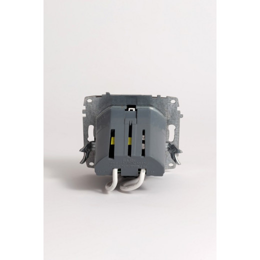 Розетка с заземлением и со шторкой и 2хUSB type A, без рамки Elbi Eleсtriс Zena Vega 609-011100-317