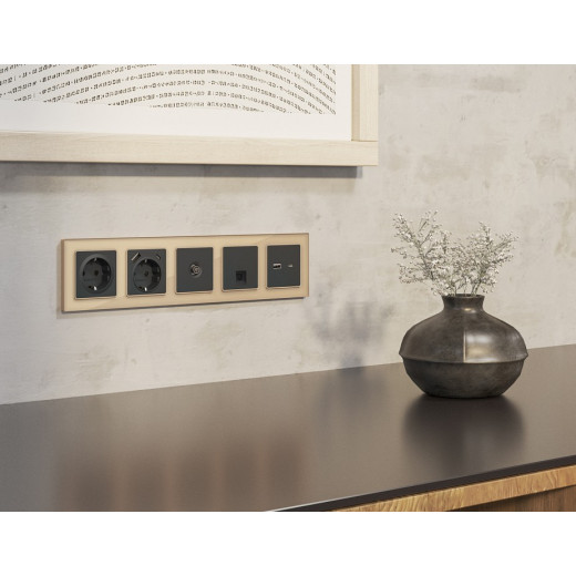 Розетка Ethernet RJ-45 и со шторками, без рамки Ambrella Volt ALFA MA912005