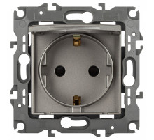 Розетка с заземлением и со шторкой, без рамки с крышкой Эра Эра 12 12-2103-16