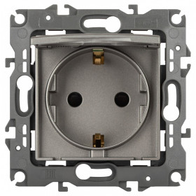 Розетка с заземлением и со шторкой, без рамки с крышкой Эра Эра 12 12-2103-16