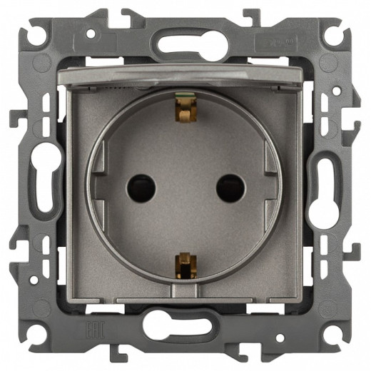 Розетка с заземлением и со шторкой, без рамки с крышкой Эра Эра 12 12-2103-16