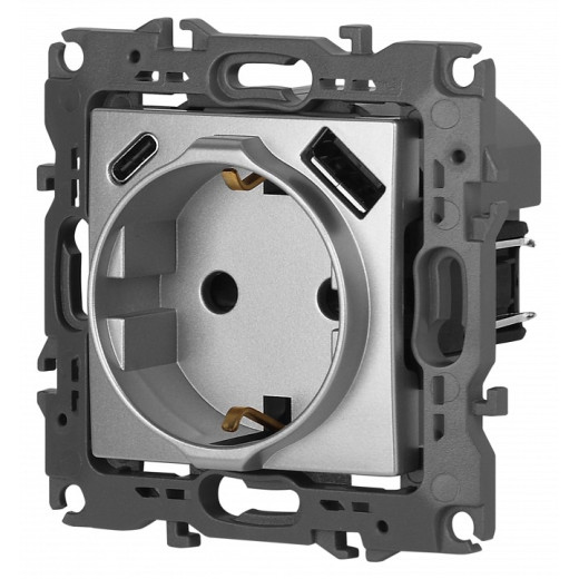 Розетка с заземлением и со шторкой и 2хUSB, без рамки Эра Эра 12 12-4108-03