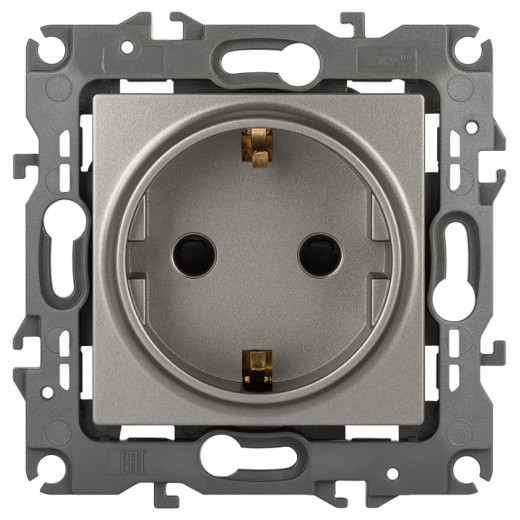 Розетка с заземлением и со шторкой, без рамки Эра Эра 12 12-2102-16