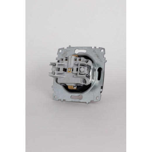 Розетка с заземлением, без рамки Elbi Eleсtriс Jazz 607-014800-217