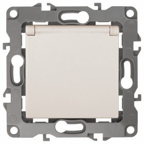 Розетка с заземлением и со шторкой, без рамки с крышкой Эра Эра 12 12-2103-02