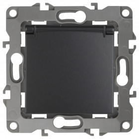 Розетка с заземлением и со шторкой, без рамки с крышкой Эра Эра 12 12-2103-05