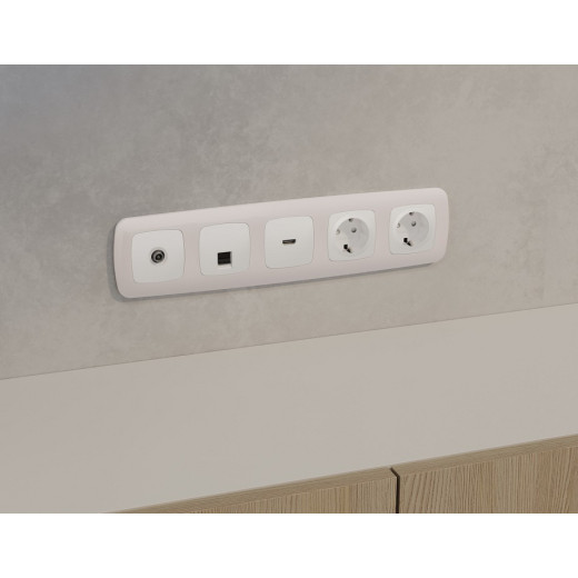 Розетка Ethernet RJ-45 и со шторками, без рамки Ambrella Volt OMEGA MO132005