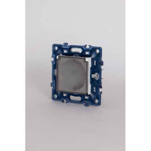 Розетка с заземлением с крышкой, без рамки Elbi Eleсtriс Moda Vox 611-040232-218