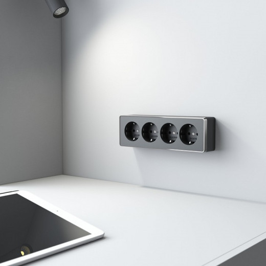 Розетка четверная с заземлением и со шторками Werkel Gallant W5072258