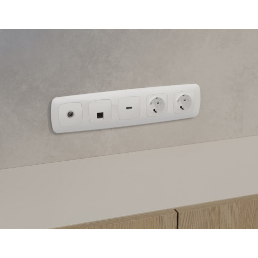 Розетка Ethernet RJ-45 и со шторками, без рамки Ambrella Volt OMEGA MO112005