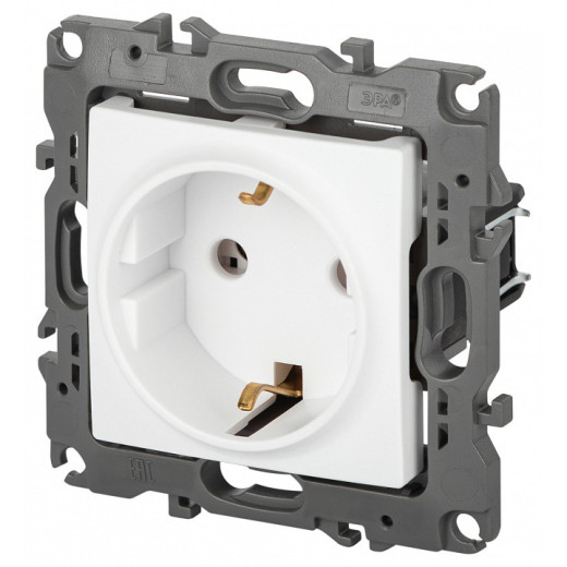 Розетка с заземлением и со шторкой, без рамки Эра Эра 12 12-2101-01М