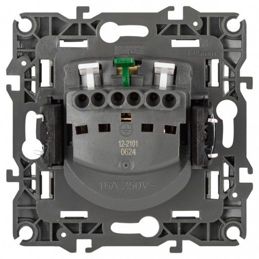Розетка с заземлением и со шторкой, без рамки Эра Эра 12 12-2101-16