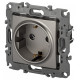 Розетка с заземлением и со шторкой, без рамки Эра Эра 12 12-2101-16