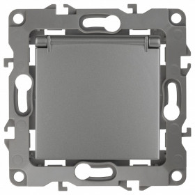 Розетка с заземлением и со шторкой, без рамки с крышкой Эра Эра 12 12-2103-12