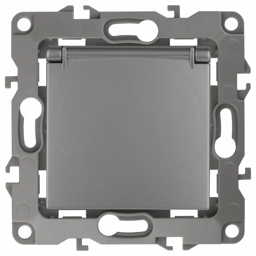 Розетка с заземлением и со шторкой, без рамки с крышкой Эра Эра 12 12-2103-12