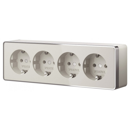 Розетка четверная с заземлением и со шторками Werkel Gallant W5072204