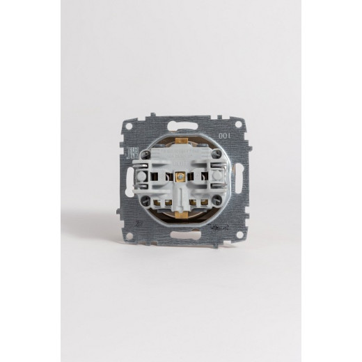 Розетка с заземлением с крышкой, без рамки Elbi Eleсtriс Zena Vega 609-011400-218