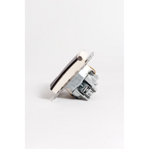 Розетка с заземлением и со шторкой, без рамки с крышкой Elbi Eleсtriс Zena Vega 609-012500-219