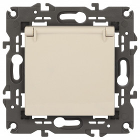 Розетка с заземлением и со шторкой, без рамки с крышкой Эра Эра Elegance 14-2103-02