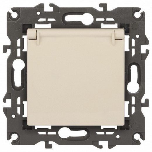 Розетка с заземлением и со шторкой, без рамки с крышкой Эра Эра Elegance 14-2103-02