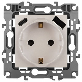 Розетка с заземлением и со шторкой и 2хUSB, без рамки Эра Эра 12 12-4108-15