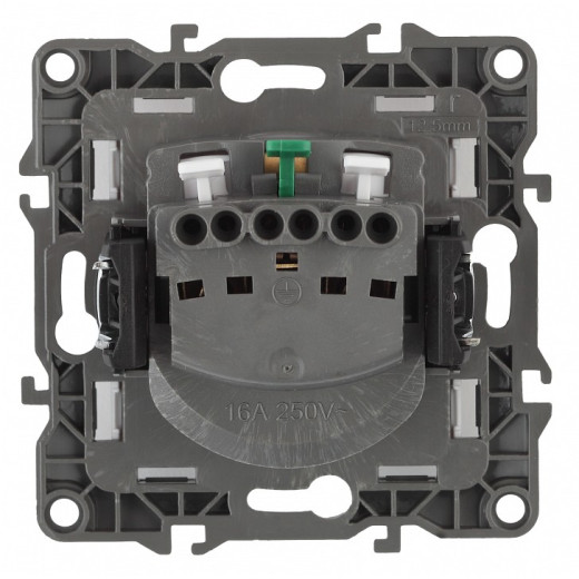 Розетка с заземлением и со шторкой, без рамки Эра Эра 12 12-2102-14
