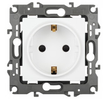 Розетка с заземлением и со шторкой, без рамки Эра Эра 12 12-2102-01М