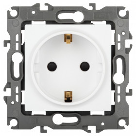 Розетка с заземлением и со шторкой, без рамки Эра Эра 12 12-2102-01М