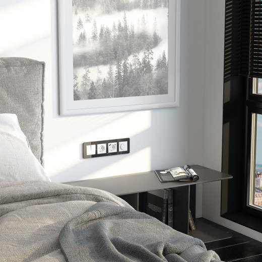 Рамка из стекла на 4 поста Elite черный W0042448