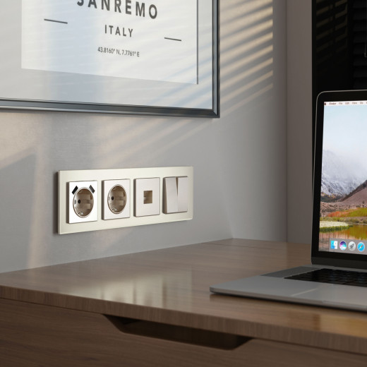 Рамка из стекла на 4 поста Senso шампань soft-touch W0043111