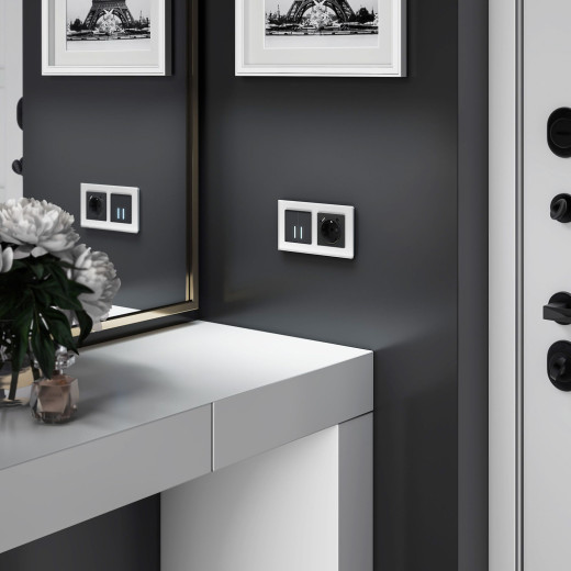 Рамка из стекла на 2 поста Favorit белый W0021101