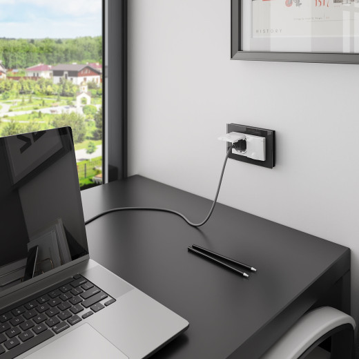 Рамка из стекла для двойной розетки Favorit черный W0081108