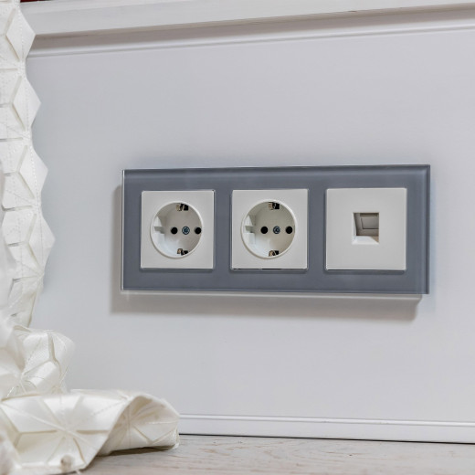 Рамка из стекла на 3 поста Favorit серый W0031115