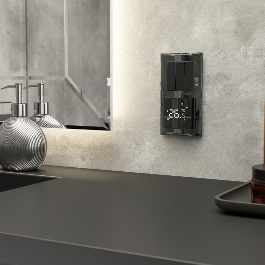 Рамка из стекла на 2 поста Diamant черный W0021208