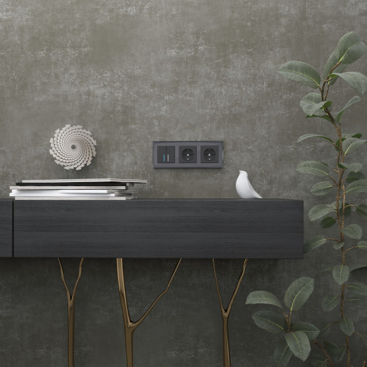 Рамка из стекла на 3 поста Diamant черный W0031208