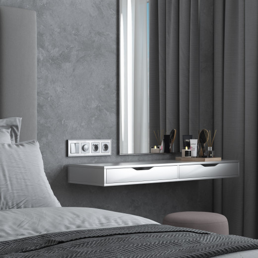 Рамка из металла на 4 поста Baguette белый/серебро W0042850