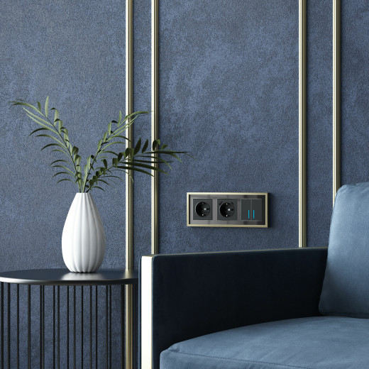 Рамка из металла на 3 поста Baguette черный/латунь W0032852