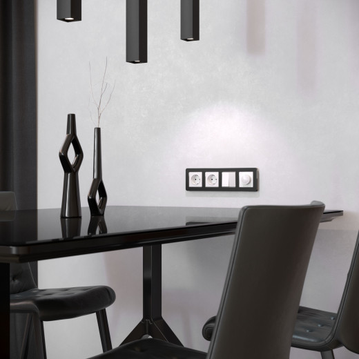 Рамка из металла на 4 поста Platinum черный алюминий W0042608