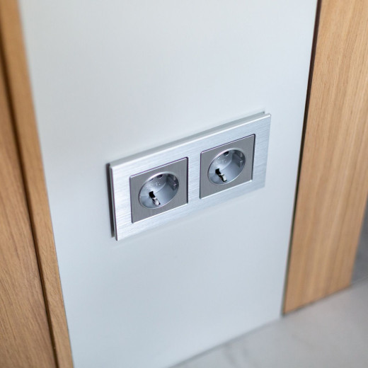 Рамка из металла на 2 поста Аluminium алюминий W0021706