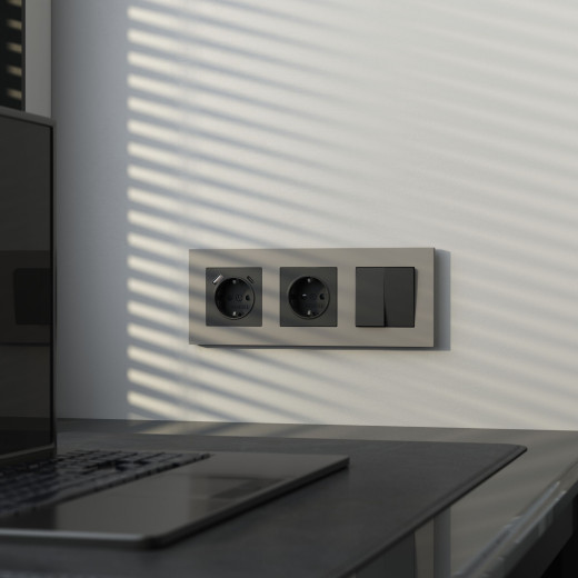 W0032917/ Рамка на 3 поста Slab (дымчатый софт) W0032917