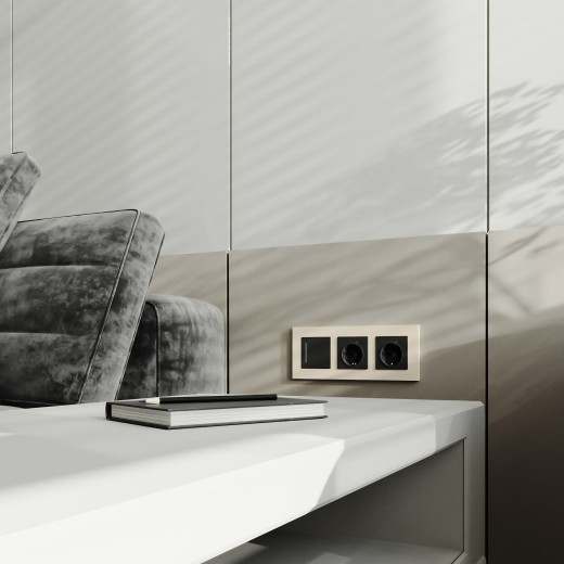 Рамка из поликарбоната на 3 поста Slab айвори софт W0032962