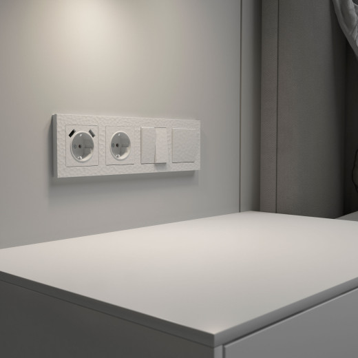 Рамка из поликарбоната на 4 поста Hammer белый W0042401