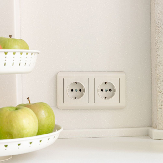 Рамка из поликарбоната на 2 поста Stream перламутровый W0022113