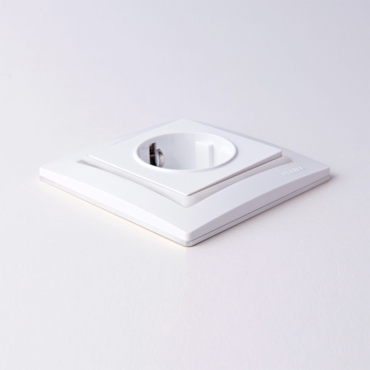 Рамка из поликарбоната на 1 пост Snabb Basic белый W0012001