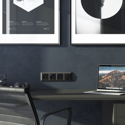 Рамка из пластика на 4 поста Fiore черный W0042208