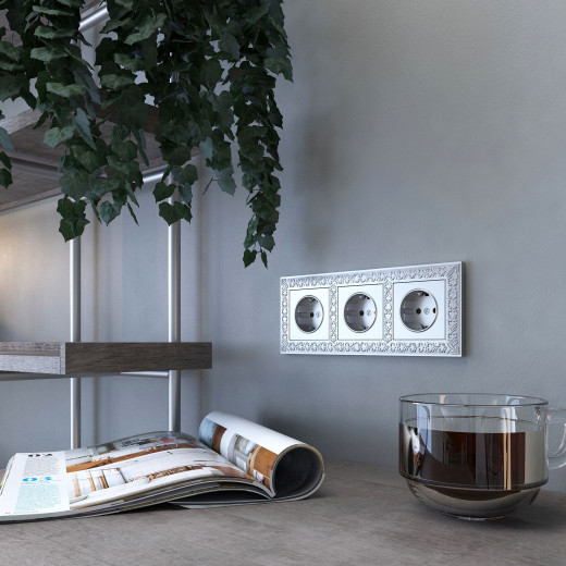 Рамка из металла на 3 поста Antik матовый хром WL07-Frame-03