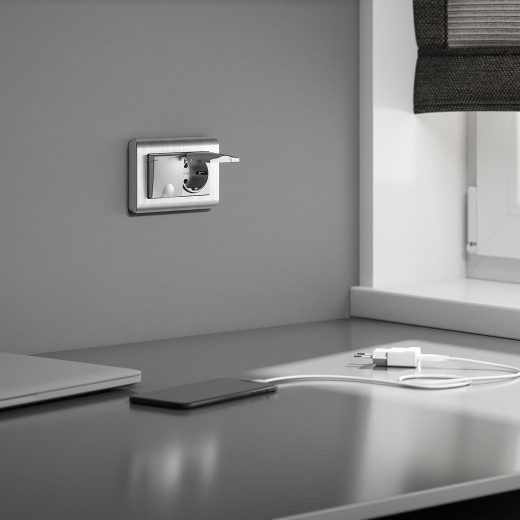 Розетка двойная влагозащ. с зазем. с защит. крышками и шторками серебряный W1172206