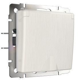 Розетка влагозащ. с зазем. с защит. крышкой и шторками перламутровый рифленый W1171213